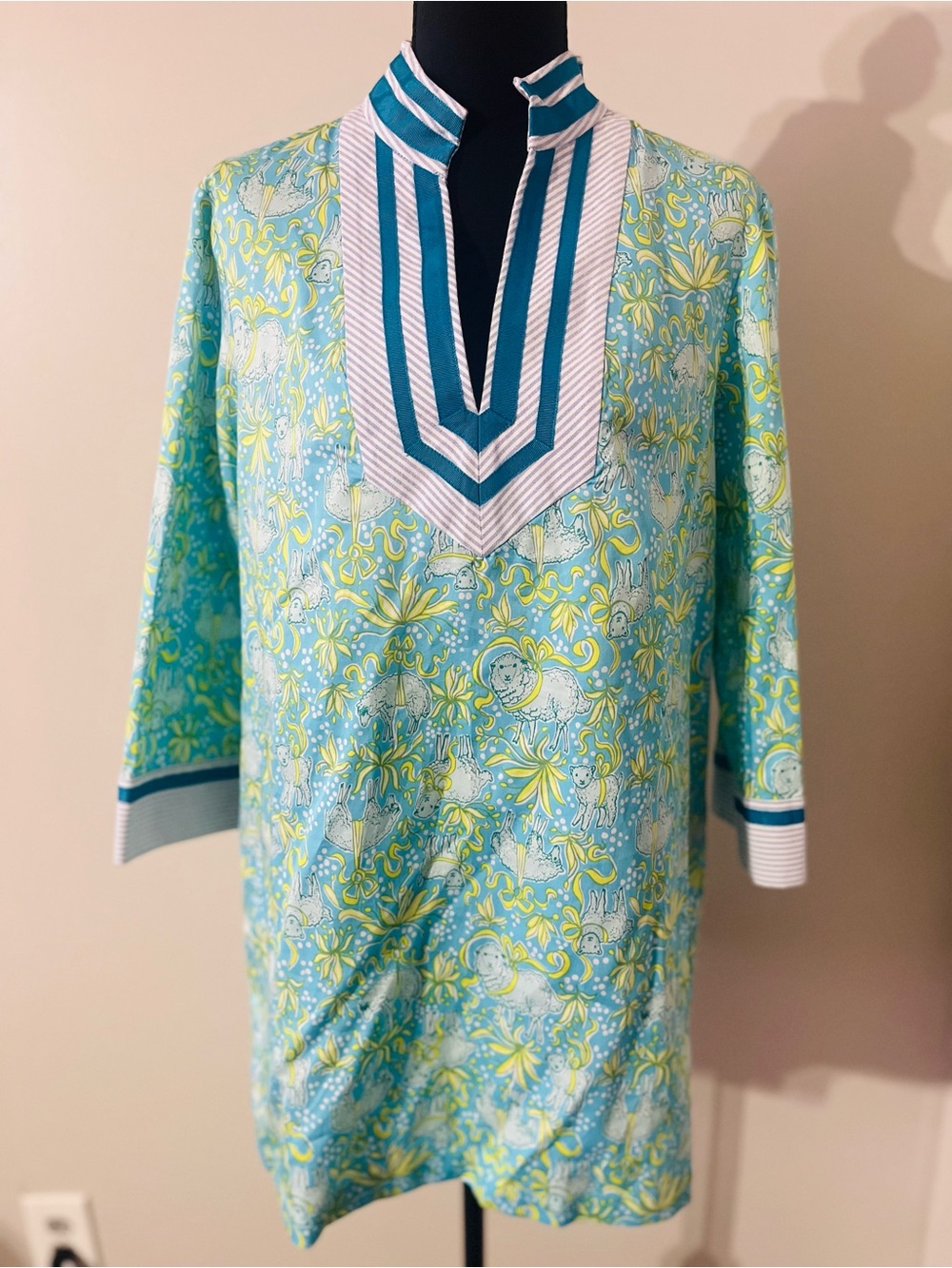 EUC Brooks Brothers Women’s Sheep Tunic Sz S